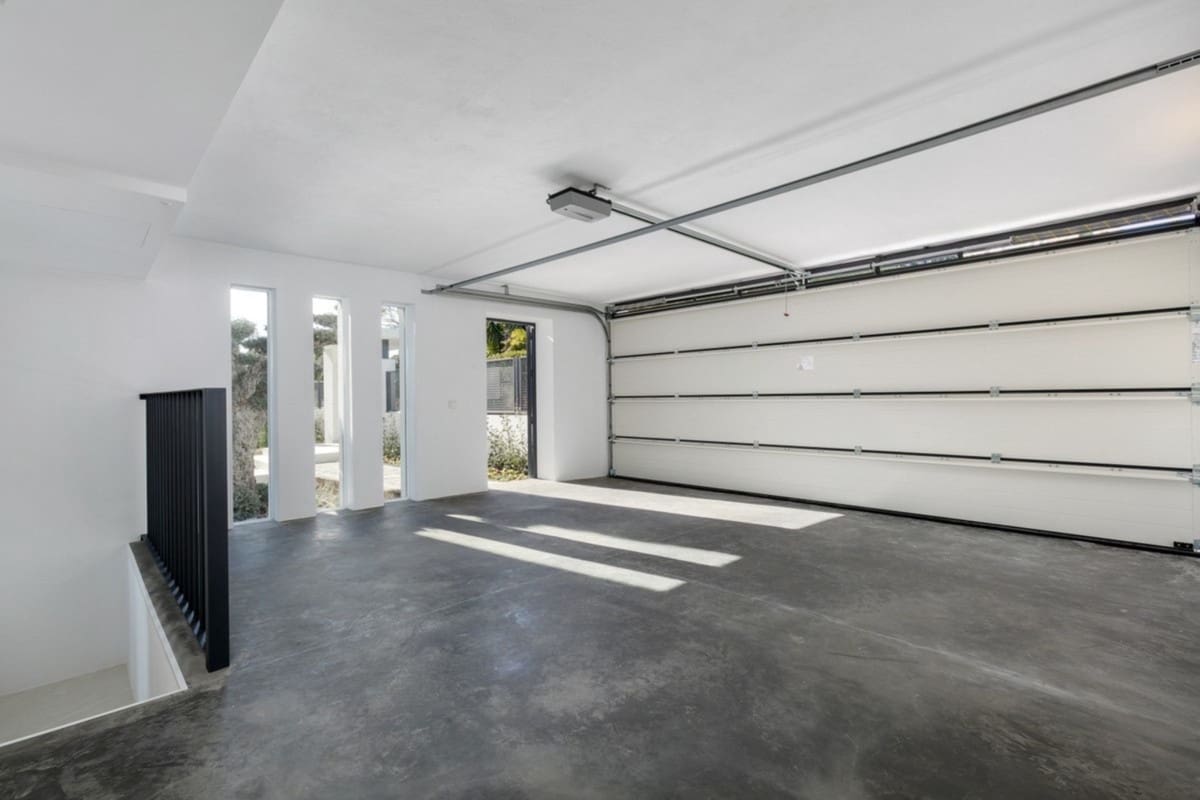 4 slaapkamer Villa te koop in El Paraiso met zwembad garage - € 3.650.000 (Ref: 9553765)