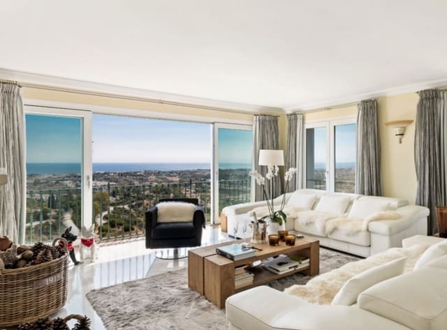 5 chambre Penthouse à vendre à Benahavís avec piscine - 1 250 000 € (Ref: 9553770)