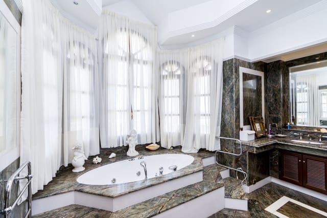 9 chambre Villa/Maison à vendre à Estepona avec piscine garage - 2 900 000 € (Ref: 9553782)