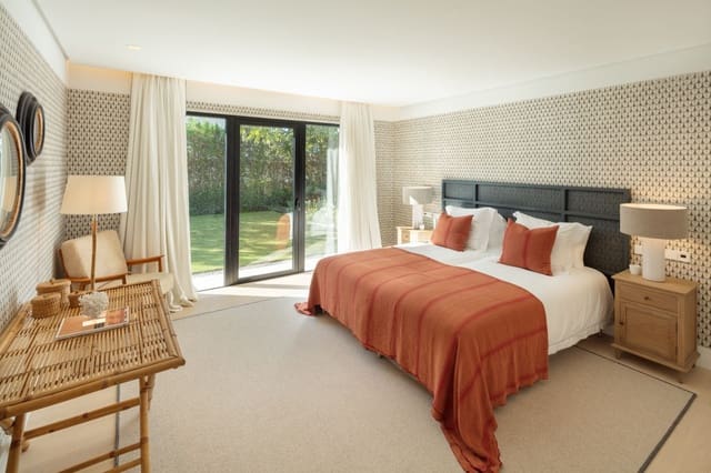 6 bedroom Villa for sale in Marbella with pool garage - € 4,200,000 (Ref: 9553794)