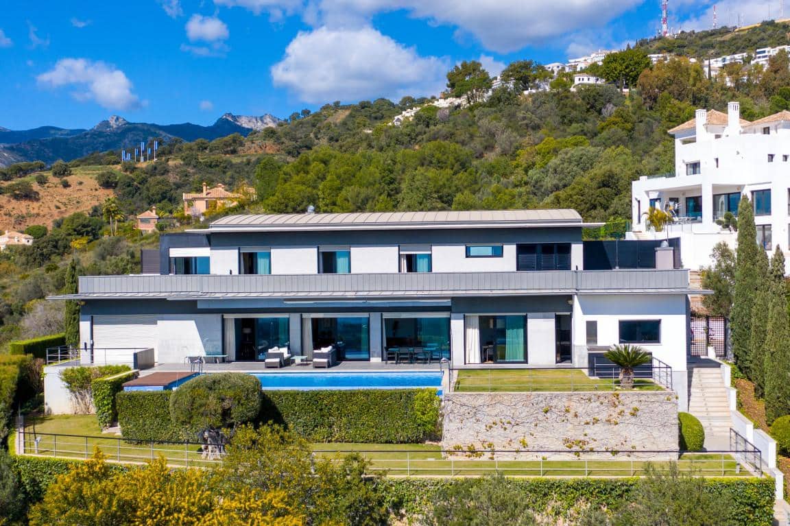 5 bedroom Villa for sale in Marbella with pool garage - € 3,500,000 (Ref: 9553795)