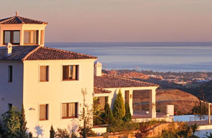 6 Zimmer Villa zu verkaufen in Benahavis mit Pool Garage - 2.190.000 € (Ref: 9553798)