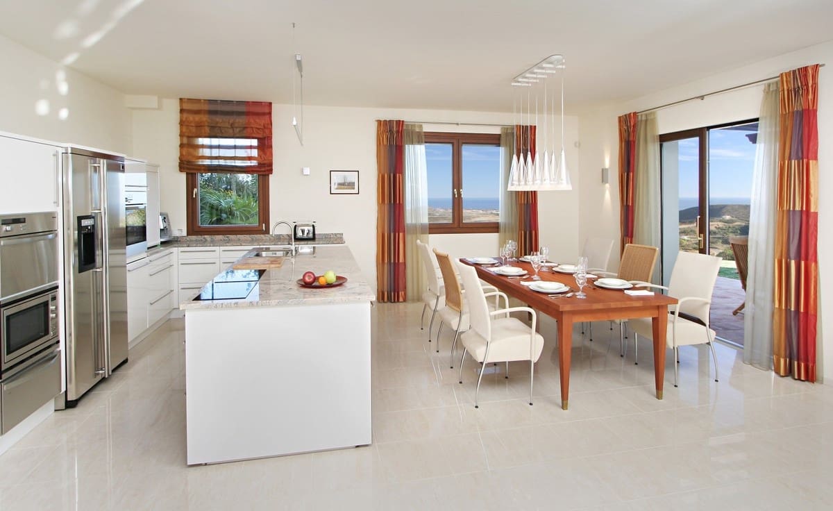 6 Zimmer Villa zu verkaufen in Benahavis mit Pool Garage - 2.190.000 € (Ref: 9553798)