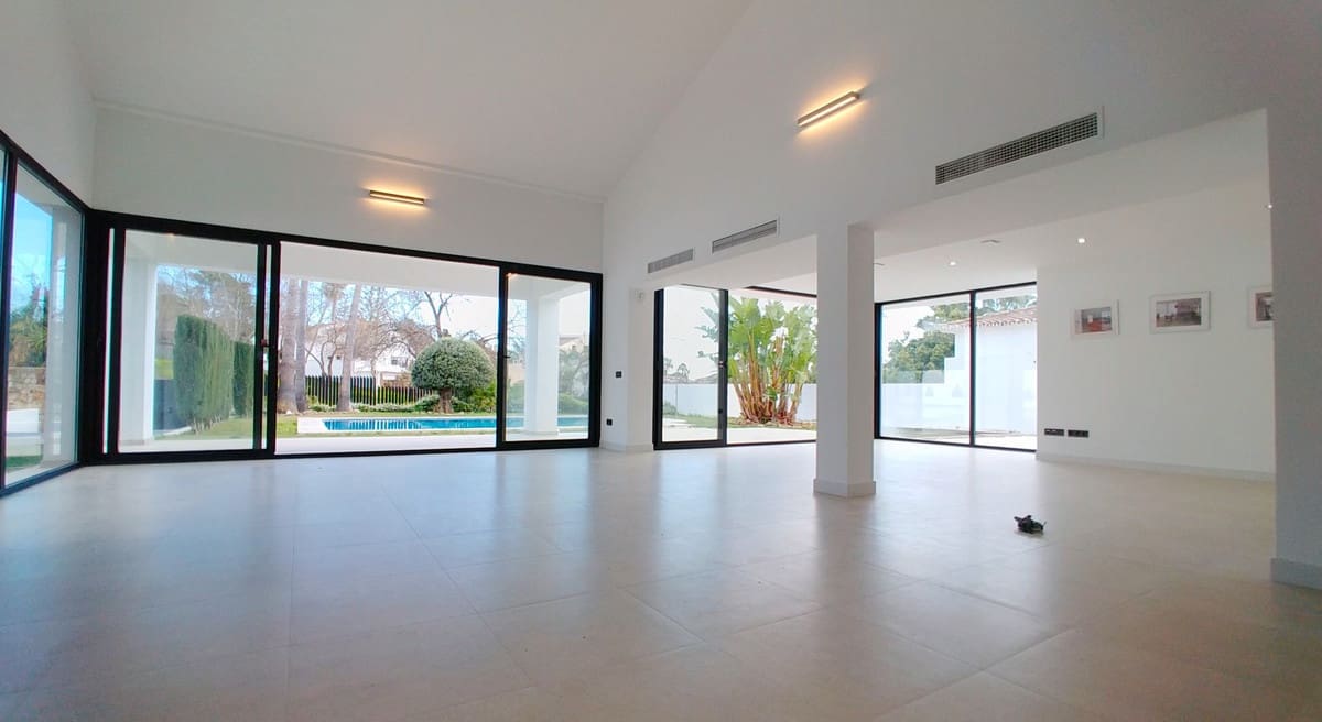 4 Zimmer Villa zu verkaufen in San Pedro de Alcantara mit Pool Garage - 1.499.000 € (Ref: 9553800)