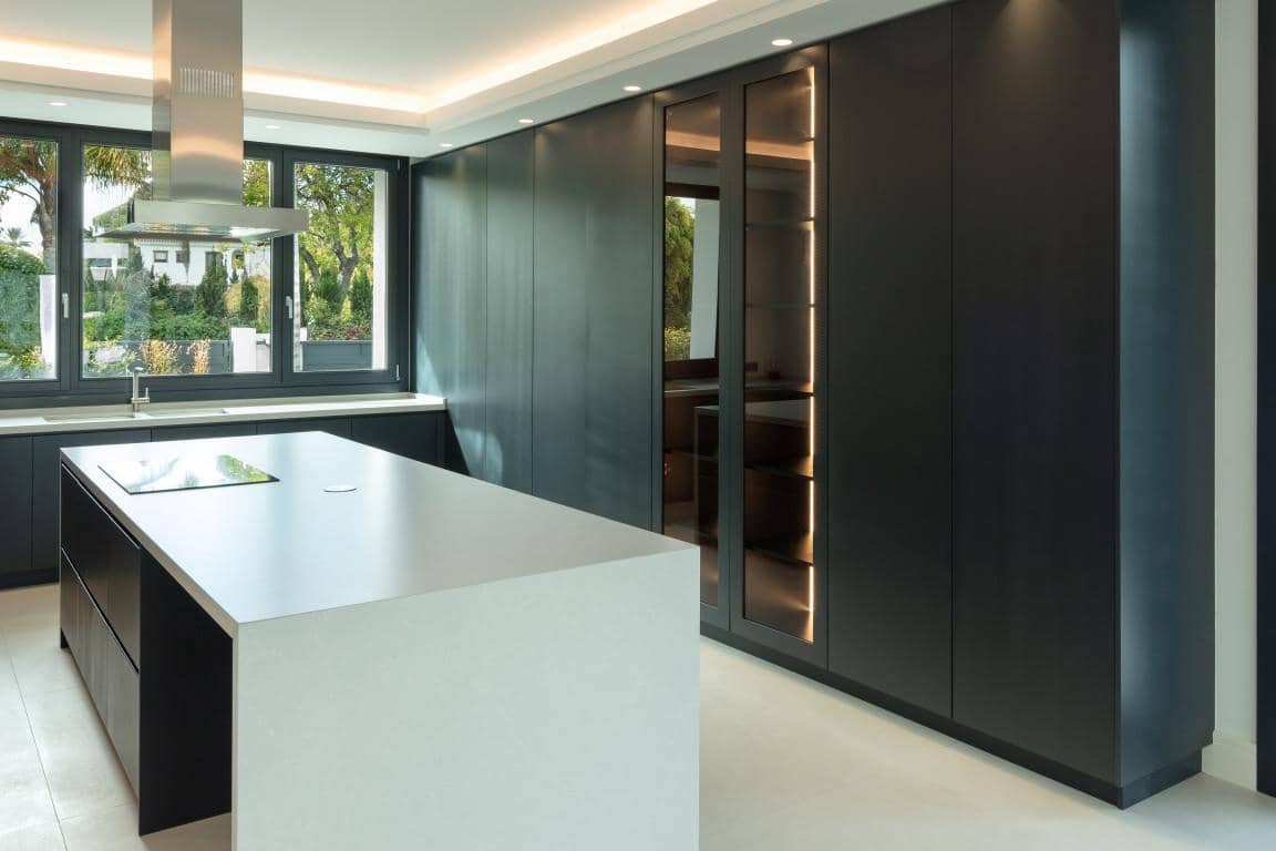 Chalet de 5 habitaciones en Marbella en venta con piscina garaje - 3.900.000 € (Ref: 9553807)