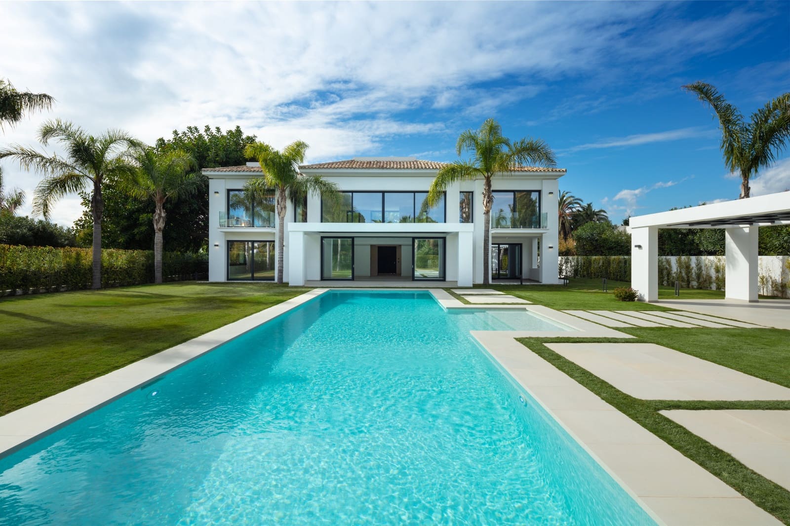 Chalet de 5 habitaciones en Marbella en venta con piscina garaje - 3.900.000 € (Ref: 9553807)