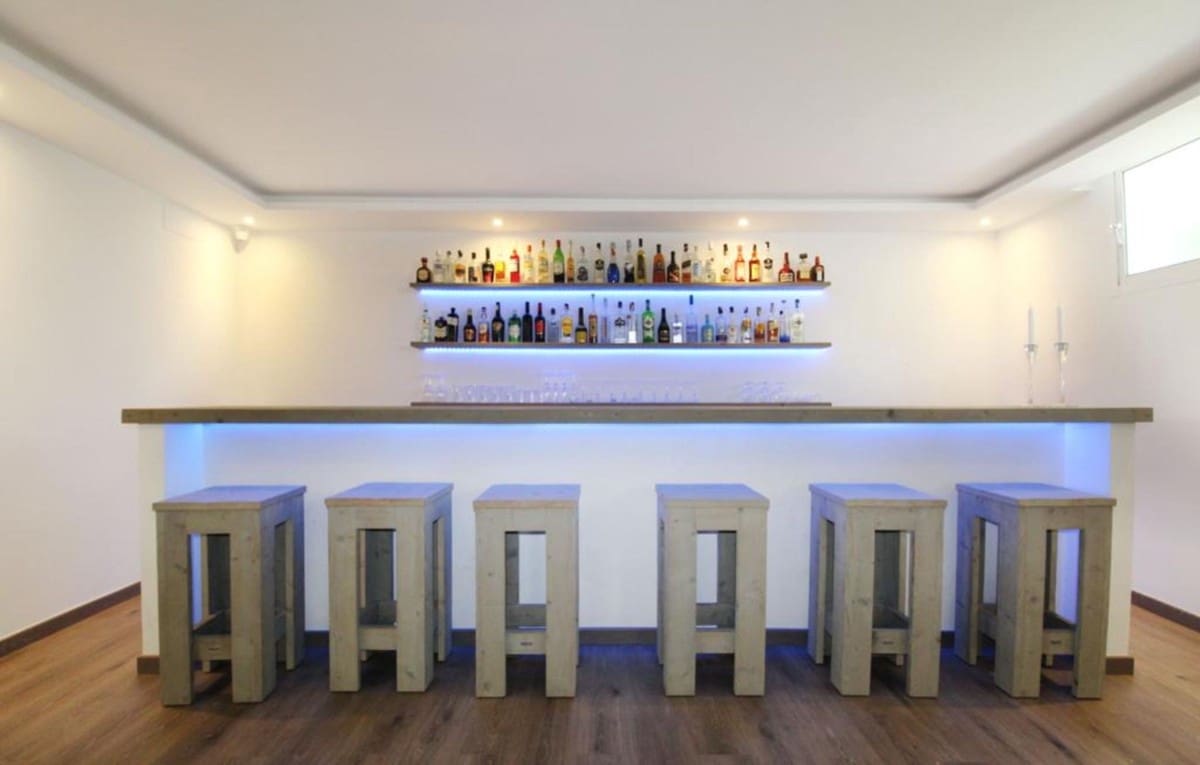 5 slaapkamer Villa te koop in Nueva Andalucia met zwembad garage - € 3.200.000 (Ref: 9553810)