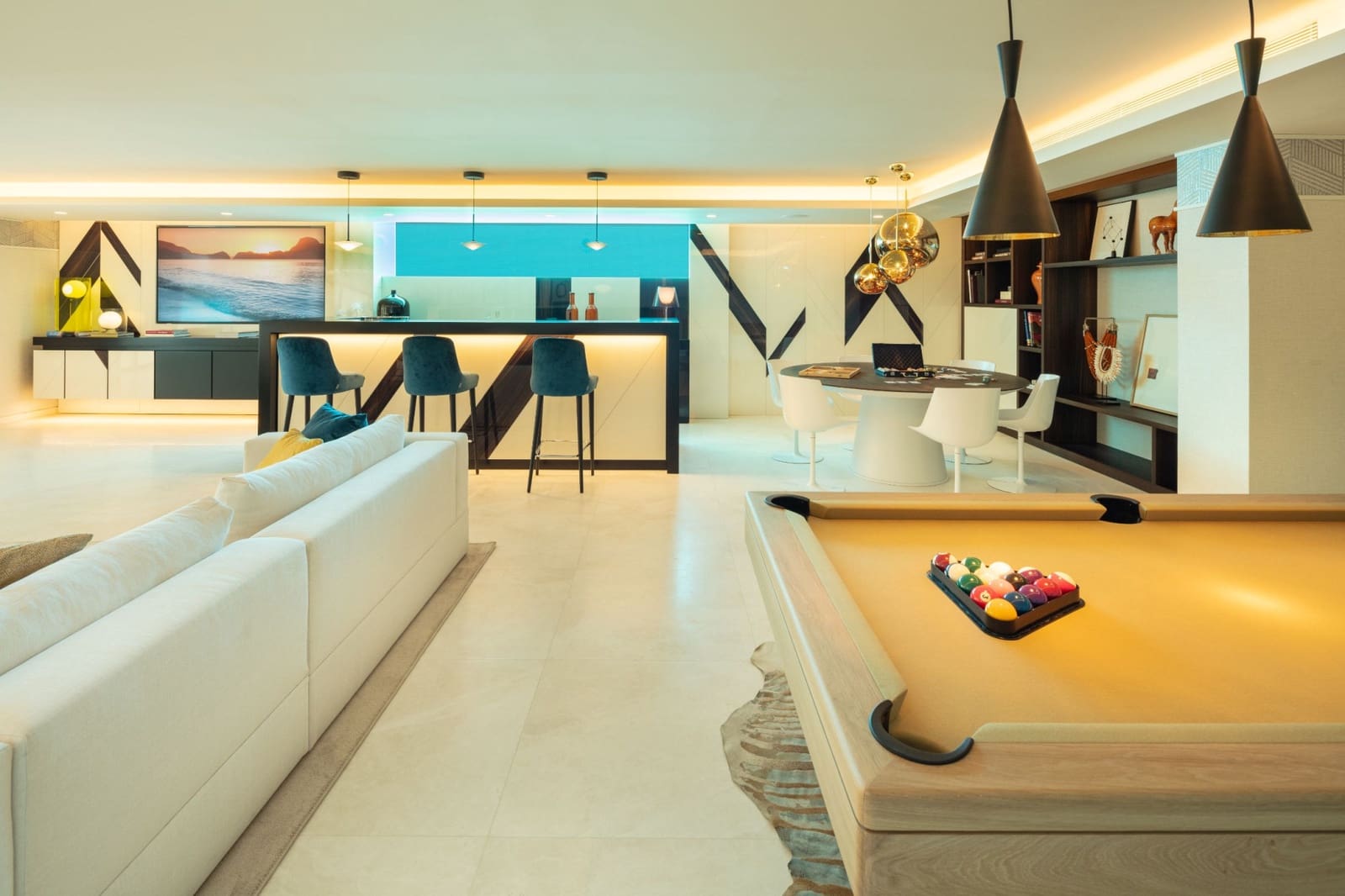 4 bedroom Villa for sale in Marbella with pool garage - € 4,695,000 (Ref: 9553812)