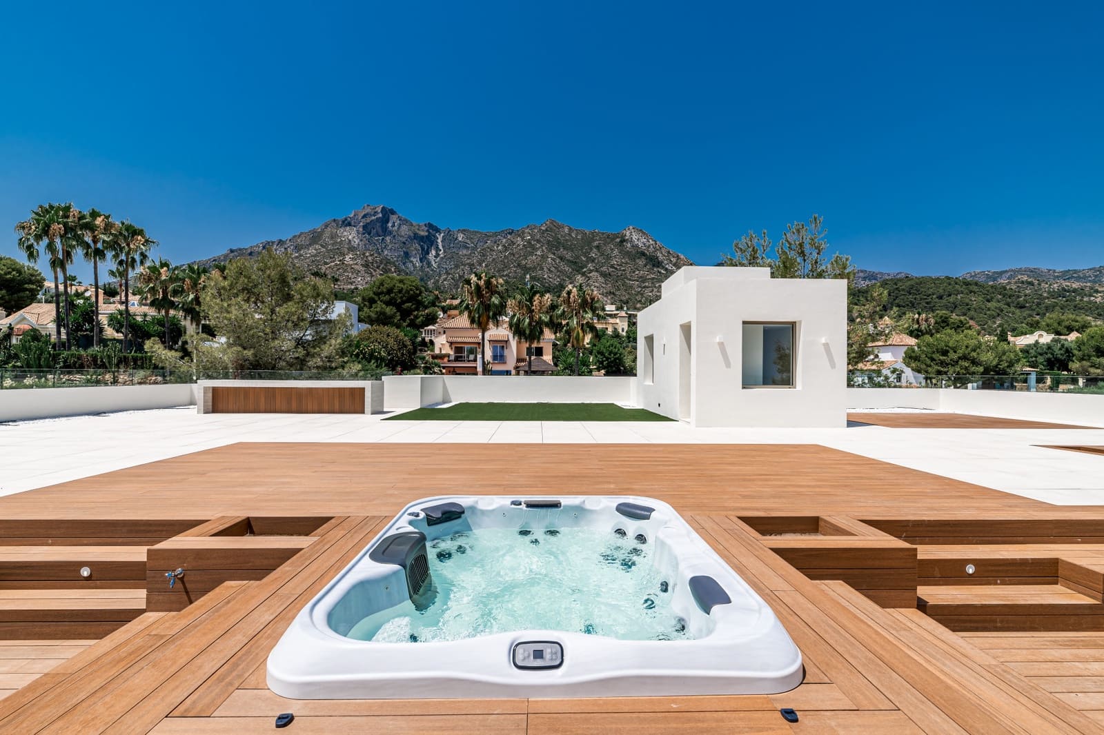 6 quarto Moradia para venda em Golden Mile com piscina garagem - 8 995 000 € (Ref: 9553816)