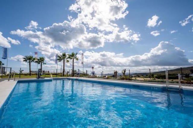 3 sovrum Villa till salu i Estepona med pool garage - 268 000 € (Ref: 9553820)