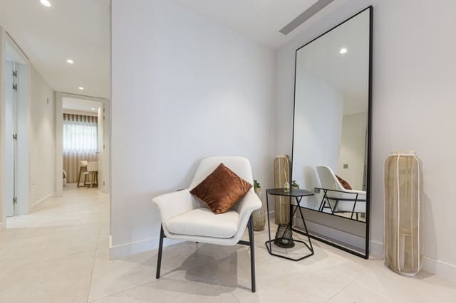 Apartamento de 2 habitaciones en Estepona en venta con piscina garaje - 285.000 € (Ref: 9553824)