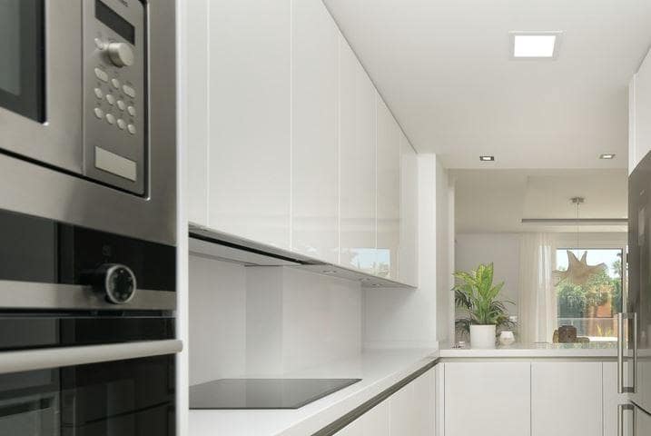 Apartamento de 3 habitaciones en Marbella en venta con piscina garaje - 465.000 € (Ref: 9553825)