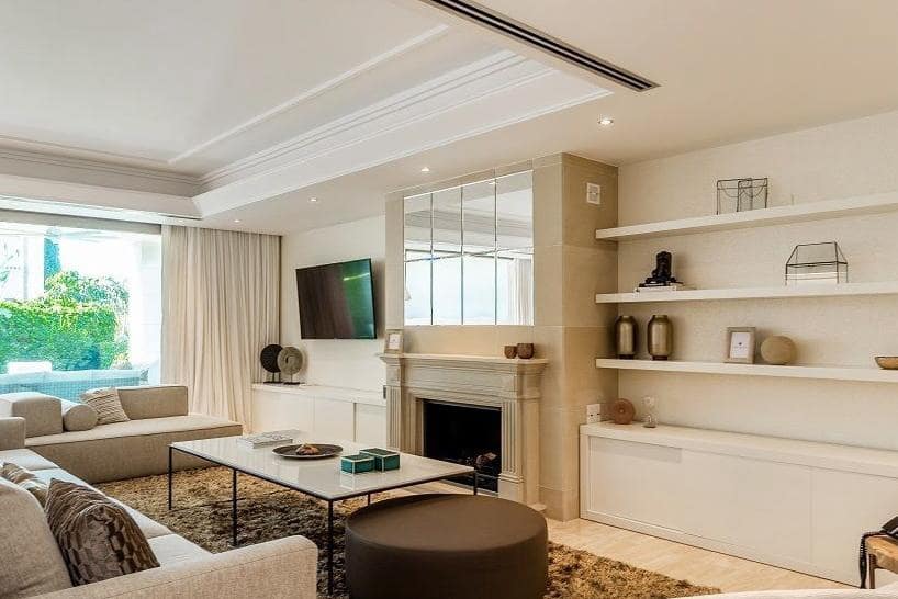 5 bedroom Villa for sale in Marbella with pool - € 1,995,000 (Ref: 9553830)