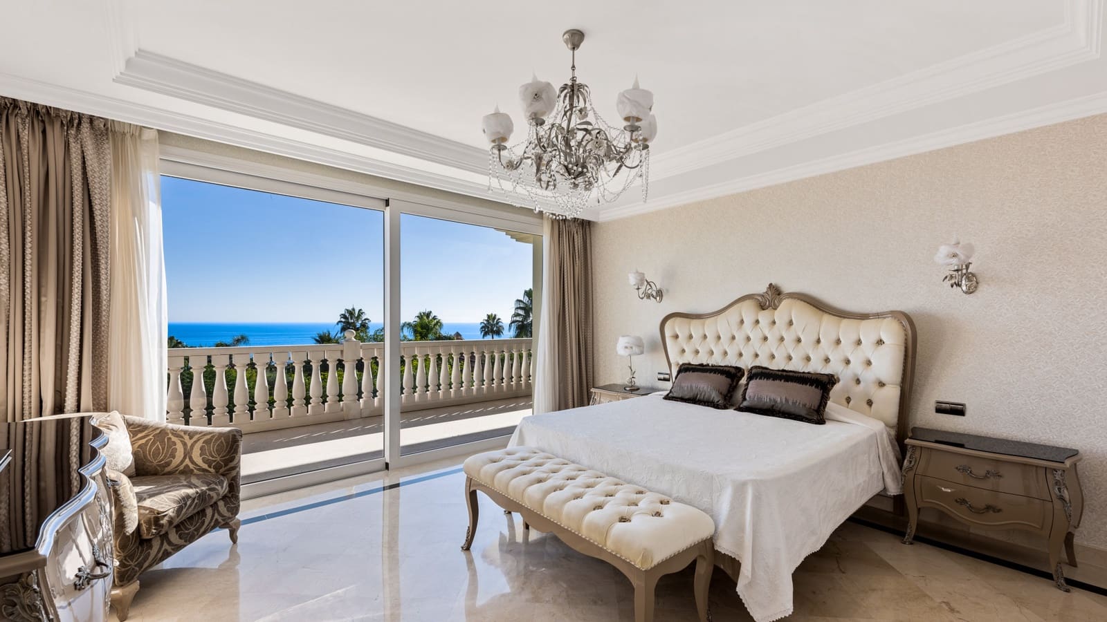 Chalet de 7 habitaciones en Marbella en venta con piscina garaje - 6.700.000 € (Ref: 9553838)