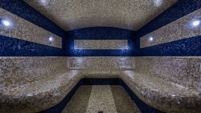 Chalet de 7 habitaciones en Marbella en venta con piscina garaje - 6.700.000 € (Ref: 9553838)