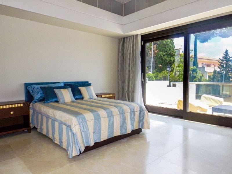 Chalet de 6 habitaciones en Marbella en venta con piscina garaje - 6.595.000 € (Ref: 9553858)