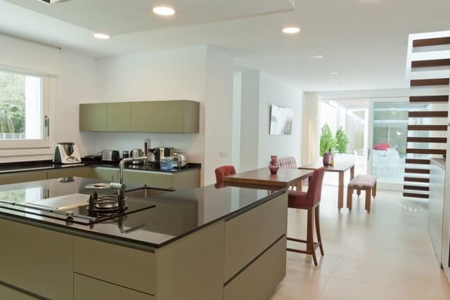 7 soverom Villa til salgs i Guadalmina Baja, Marbella med svømmebasseng garasje - € 5 950 000 (Ref: 9553859)