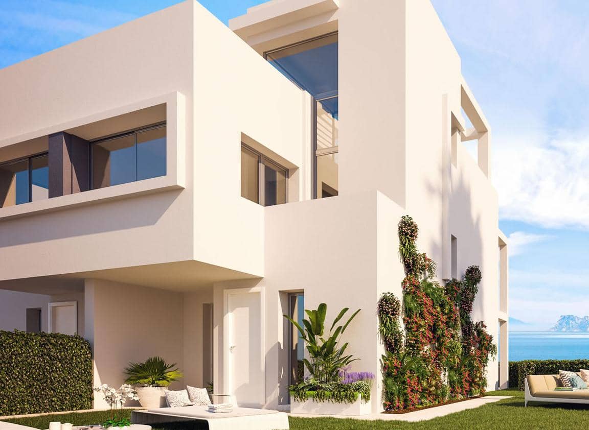 Chalet de 4 habitaciones en Estepona en venta con piscina garaje - 400.000 € (Ref: 9553872)