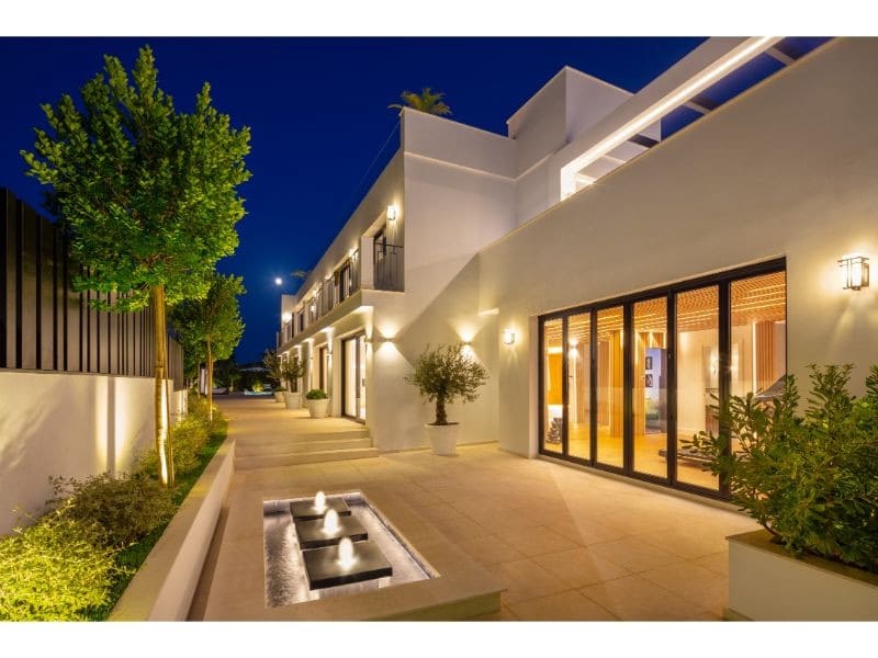 Chalet de 5 habitaciones en Marbella en venta con piscina garaje - 4.995.000 € (Ref: 9553884)