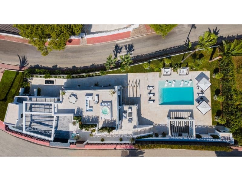 Chalet de 5 habitaciones en Marbella en venta con piscina garaje - 4.995.000 € (Ref: 9553884)