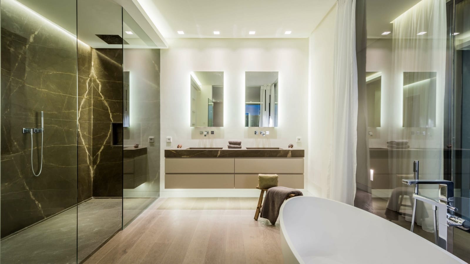 Chalet de 7 habitaciones en Marbella en venta con piscina garaje - 4.900.000 € (Ref: 9553890)