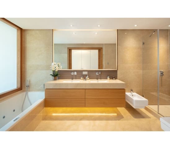 3 soverom Leilighet til salgs i Golden Mile, Marbella med svømmebasseng garasje - € 2 995 000 (Ref: 9553896)