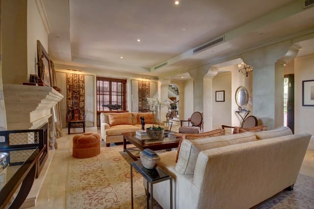 Chalet de 4 habitaciones en Marbella en venta con piscina garaje - 2.595.000 € (Ref: 9553907)