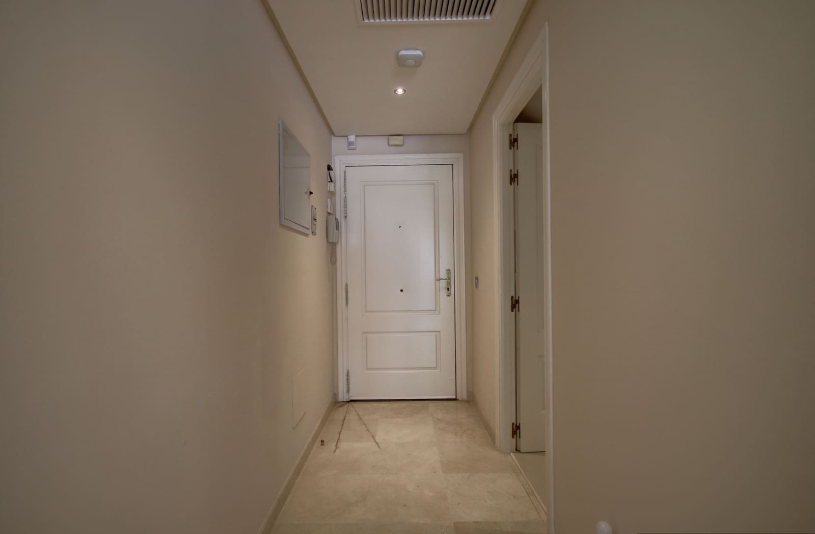 2 bedroom Apartment for sale in Marbella with pool garage - € 780,000 (Ref: 9553909)