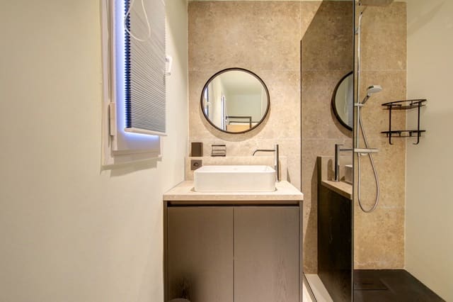 2 slaapkamer Appartement te koop in Estepona met zwembad garage - € 895.000 (Ref: 9553910)