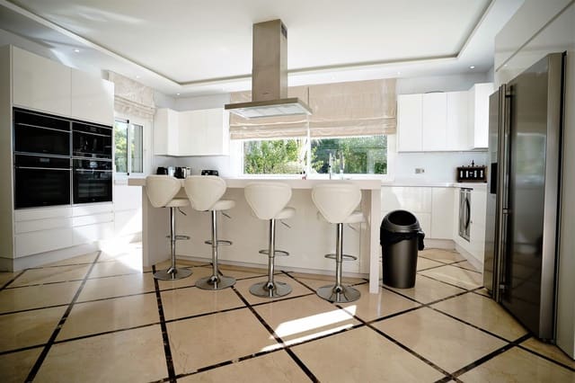 4 slaapkamer Villa te koop in La Heredia, Benahavís met zwembad garage - € 1.900.000 (Ref: 9553911)