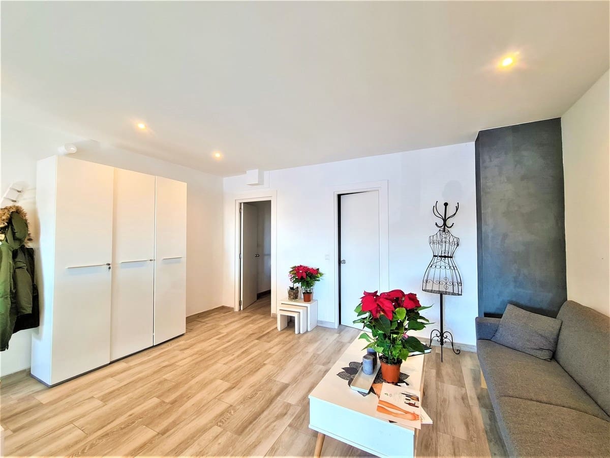 4 Zimmer Villa zu verkaufen in Nueva Andalucia mit Pool - 1.279.000 € (Ref: 9553912)