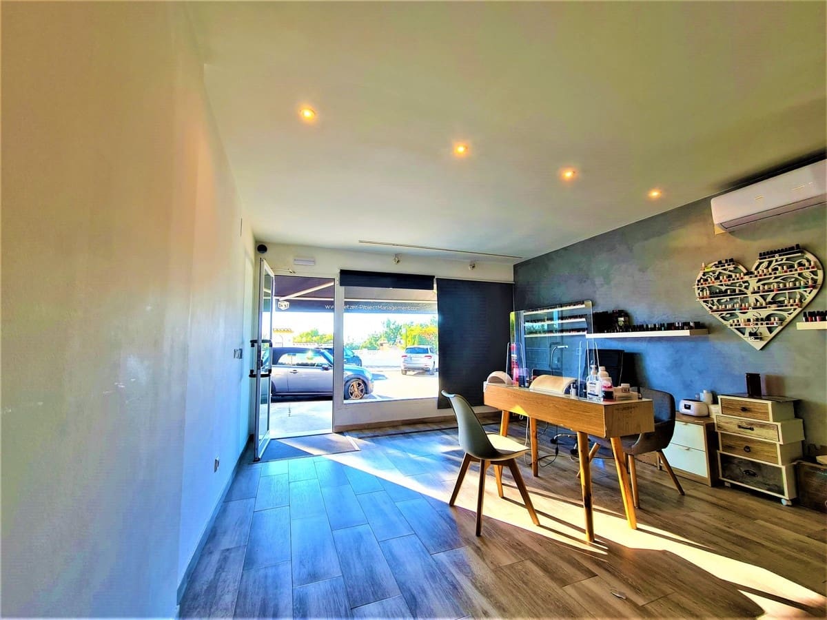 4 Zimmer Villa zu verkaufen in Nueva Andalucia mit Pool - 1.279.000 € (Ref: 9553912)