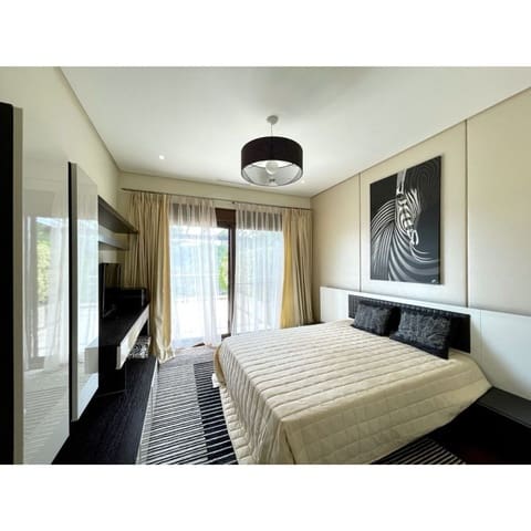 6 makuuhuone Huvila myytävänä paikassa Los Arqueros, Benahavís mukana uima-altaan 
autotalli - 2 700 000 € (Ref: 9553913)