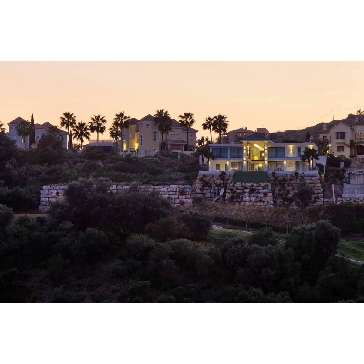 4 Zimmer Villa zu verkaufen in Benahavis mit Pool Garage - 2.875.000 € (Ref: 9553937)