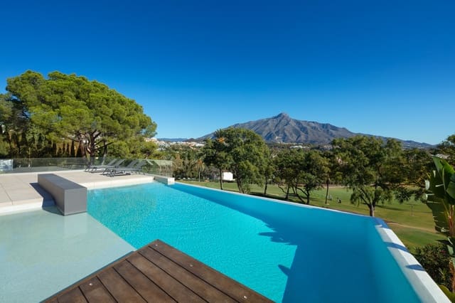 Chalet de 6 habitaciones en Marbella en venta con piscina garaje - 3.900.000 € (Ref: 9553946)