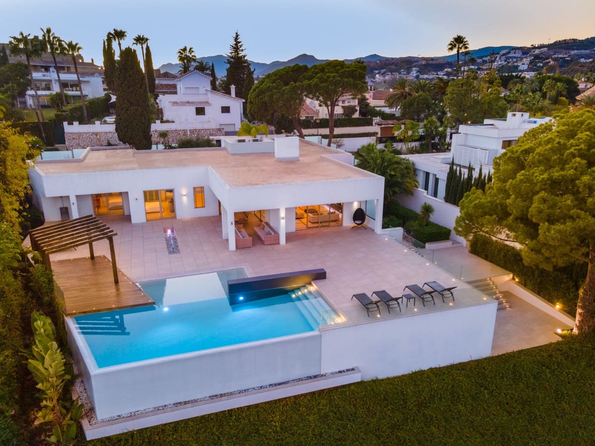Chalet de 6 habitaciones en Marbella en venta con piscina garaje - 3.900.000 € (Ref: 9553946)