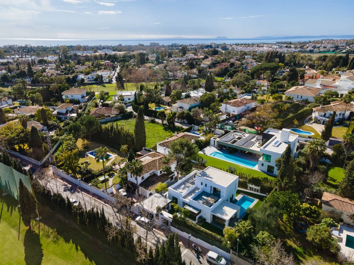 4 sypialnia Willa na sprzedaż w Guadalmina z basenem garażem - 1 800 000 € (Ref: 9553972)