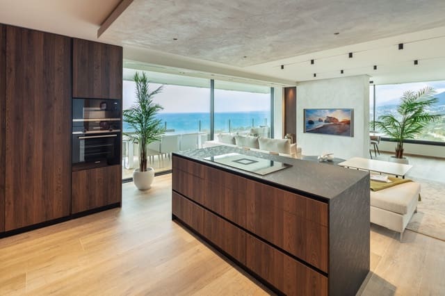 3 sypialnia Apartament na sprzedaż w Marbella z basenem garażem - 1 995 000 € (Ref: 9553975)