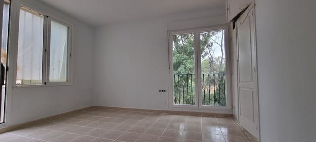 2 makuuhuone Huvila myytävänä paikassa Marbella mukana uima-altaan - 440 000 € (Ref: 9553999)