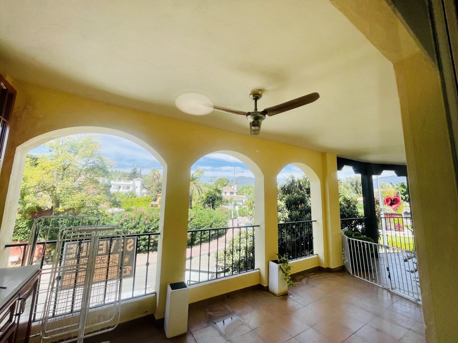 3 sypialnia Apartament na sprzedaż w Nueva Andalucia z basenem - 425 000 € (Ref: 9554003)