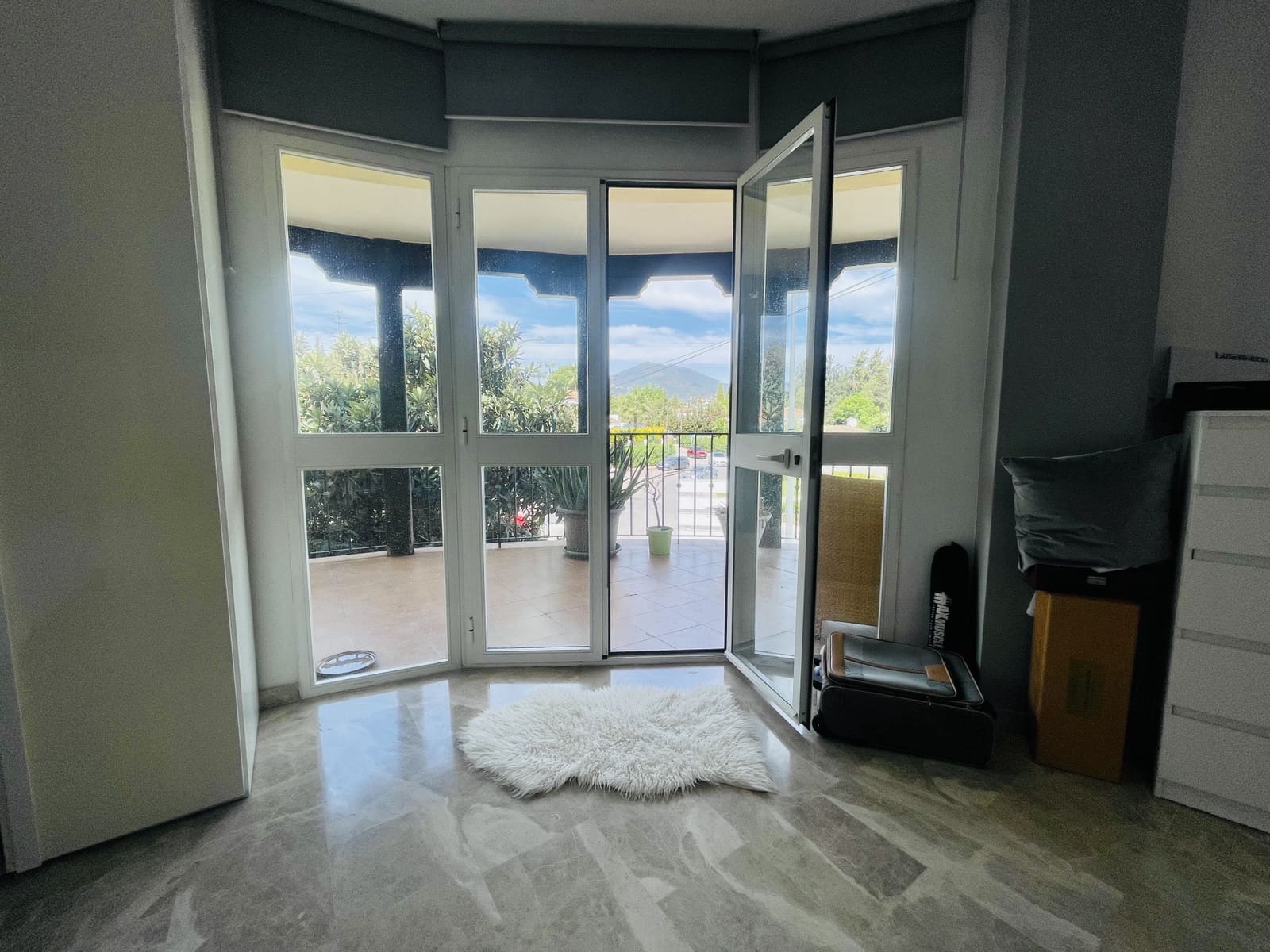 3 sypialnia Apartament na sprzedaż w Nueva Andalucia z basenem - 425 000 € (Ref: 9554003)