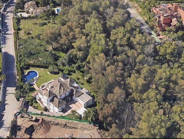 Building Plot for sale in Nueva Andalucia - € 1,790,000 (Ref: 9554005)