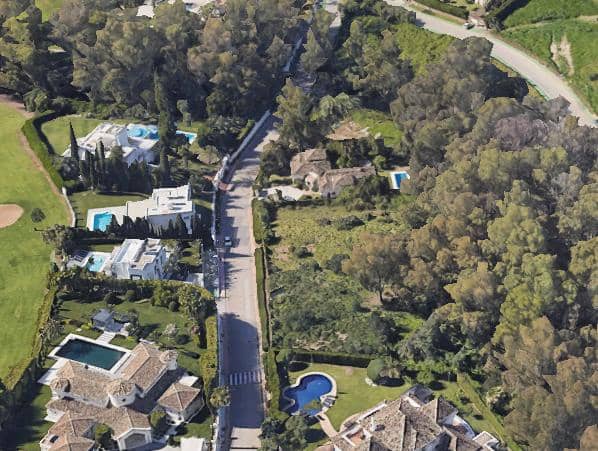 Building Plot for sale in Nueva Andalucia - € 1,790,000 (Ref: 9554005)