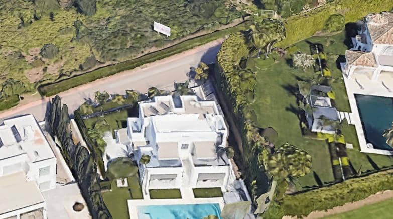 Building Plot for sale in Nueva Andalucia - € 1,790,000 (Ref: 9554005)