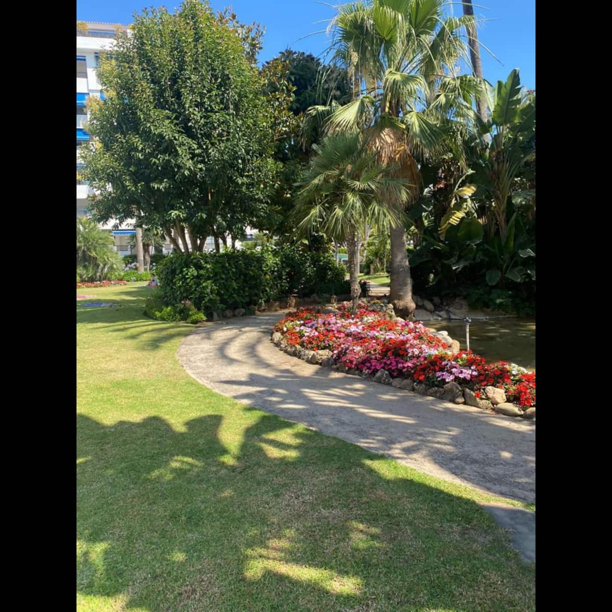 Apartamento de 2 habitaciones en Puerto Banus en venta con piscina garaje - 585.000 € (Ref: 9554008)
