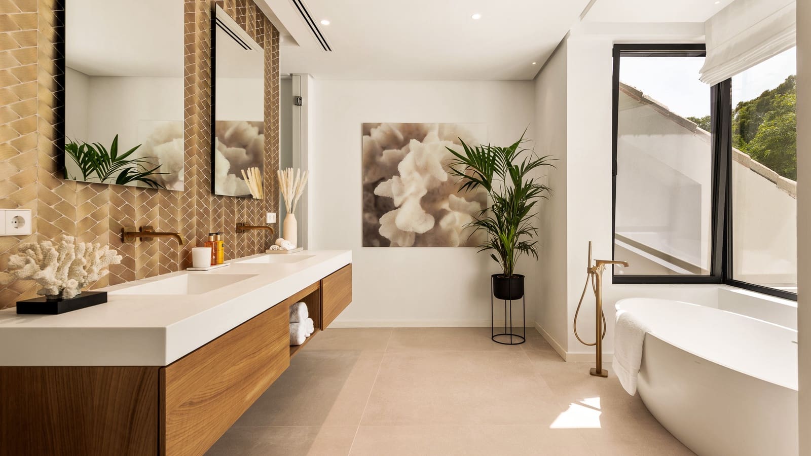 5 slaapkamer Villa te koop in El Paraiso met zwembad garage - € 6.350.000 (Ref: 9554060)