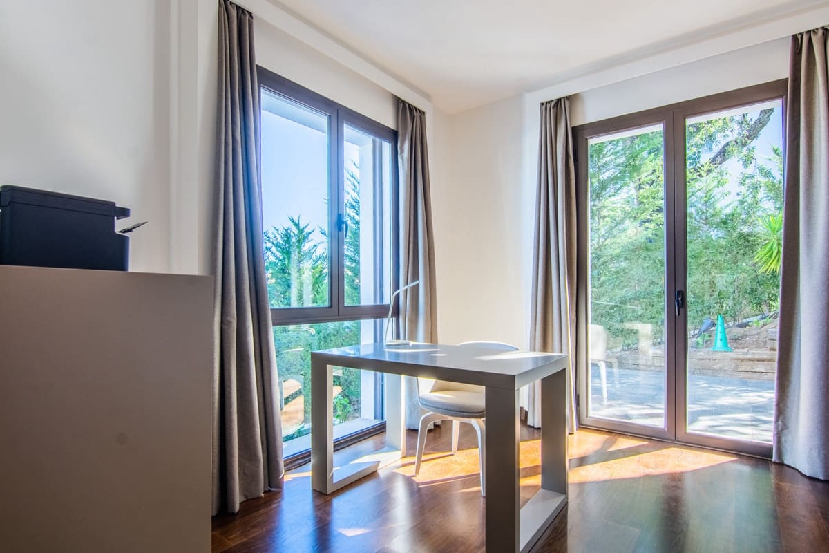 6 soveværelse Villa til salg i Marbella med swimmingpool garage - € 1.860.000 (Ref: 9554071)