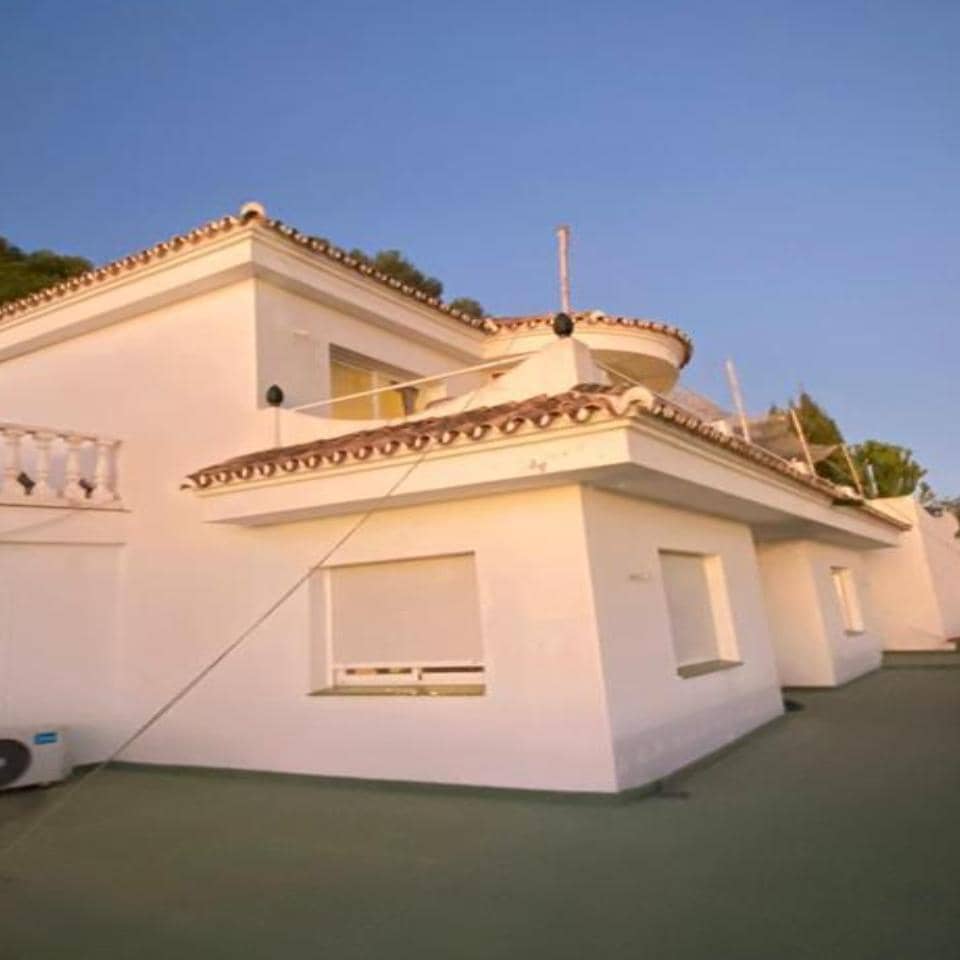 Chalet de 3 habitaciones en Nueva Andalucia en venta - 975.000 € (Ref: 9554074)