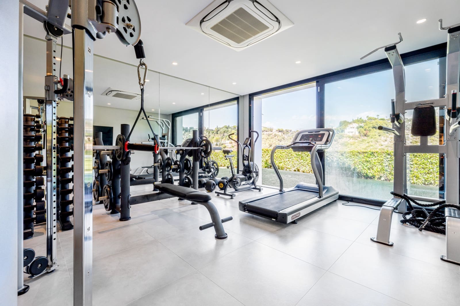 Chalet de 5 habitaciones en Marbella en venta con piscina garaje - 6.750.000 € (Ref: 9554089)