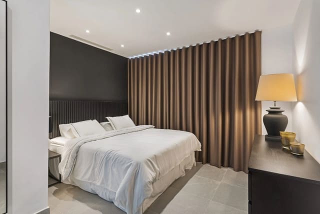 5 soveværelse Villa til salg i Marbella med swimmingpool garage - € 2.495.000 (Ref: 9554093)